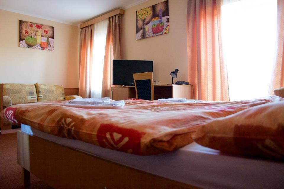 Hotel Clavis 3*